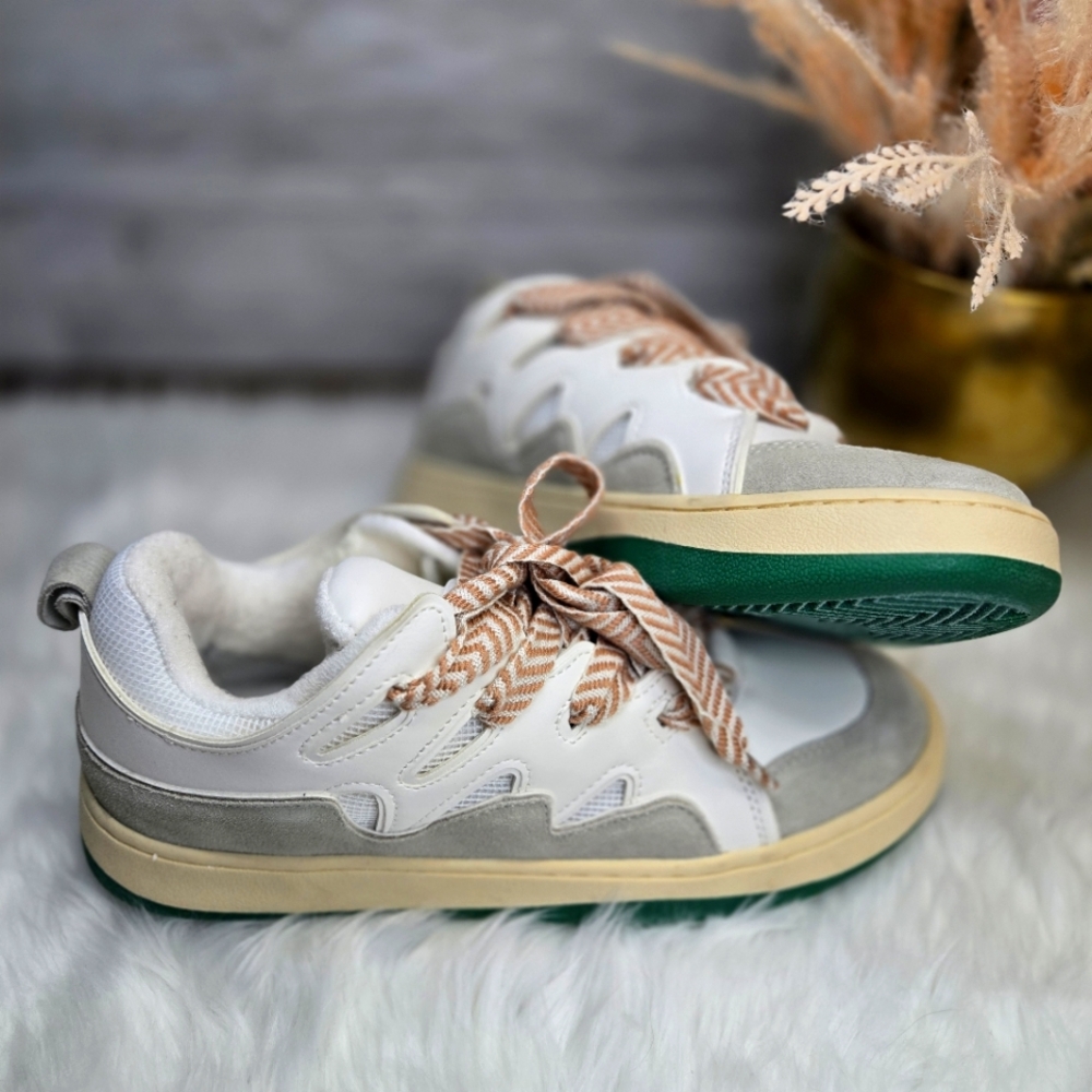 Steve Madden roaring sneakers. NWOT